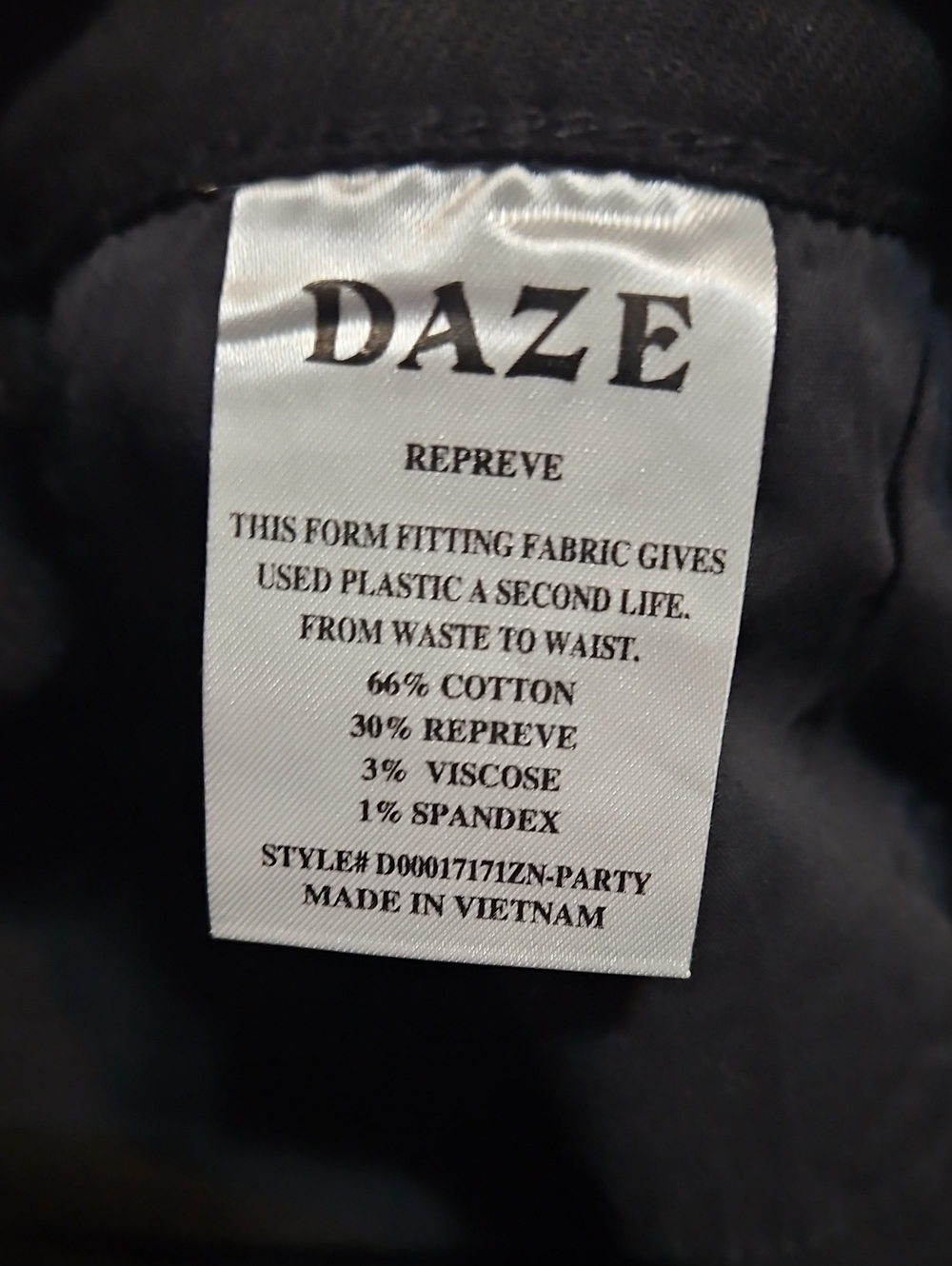 Daze Denim Shy Girl Black High-Rise Crop Flare Jeans-NWT - Picture 6 of 9